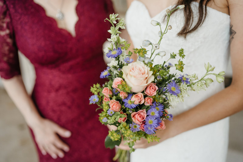 wild flower and rose elope bouquet